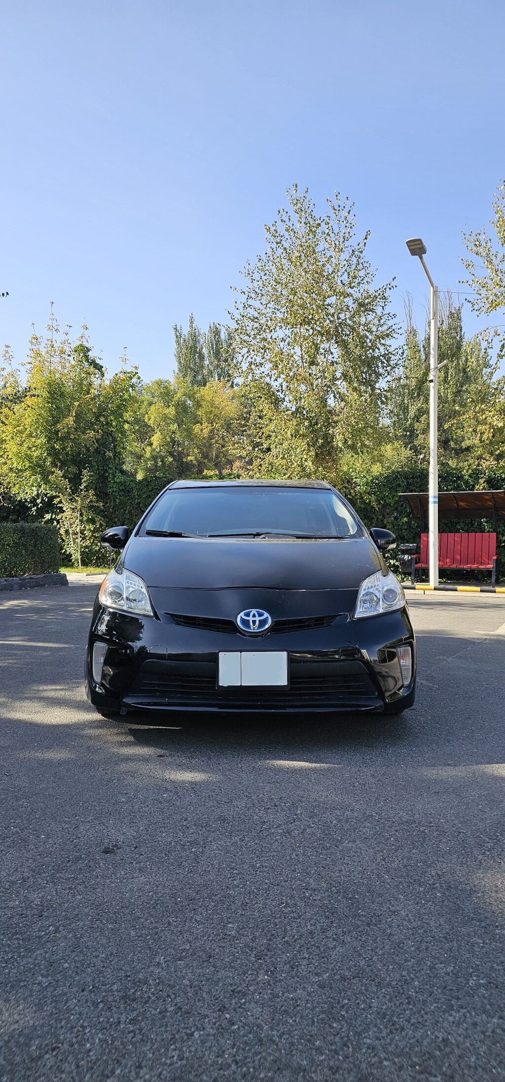 Toyota Prius: 2012 г., 1.8 л, Вариатор, Гибрид, Лифтбек: фото 2