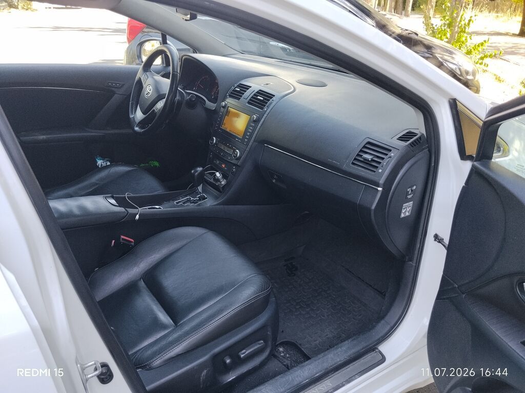 Toyota Avensis: 2009 г., 2.2 л, Автомат, Дизель, Универсал: фото 4