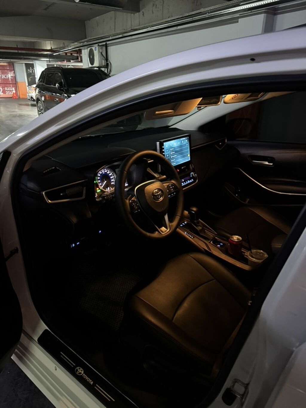 Toyota Corolla: 2020 г., 1.8 л, Вариатор, Гибрид, Седан: фото 5