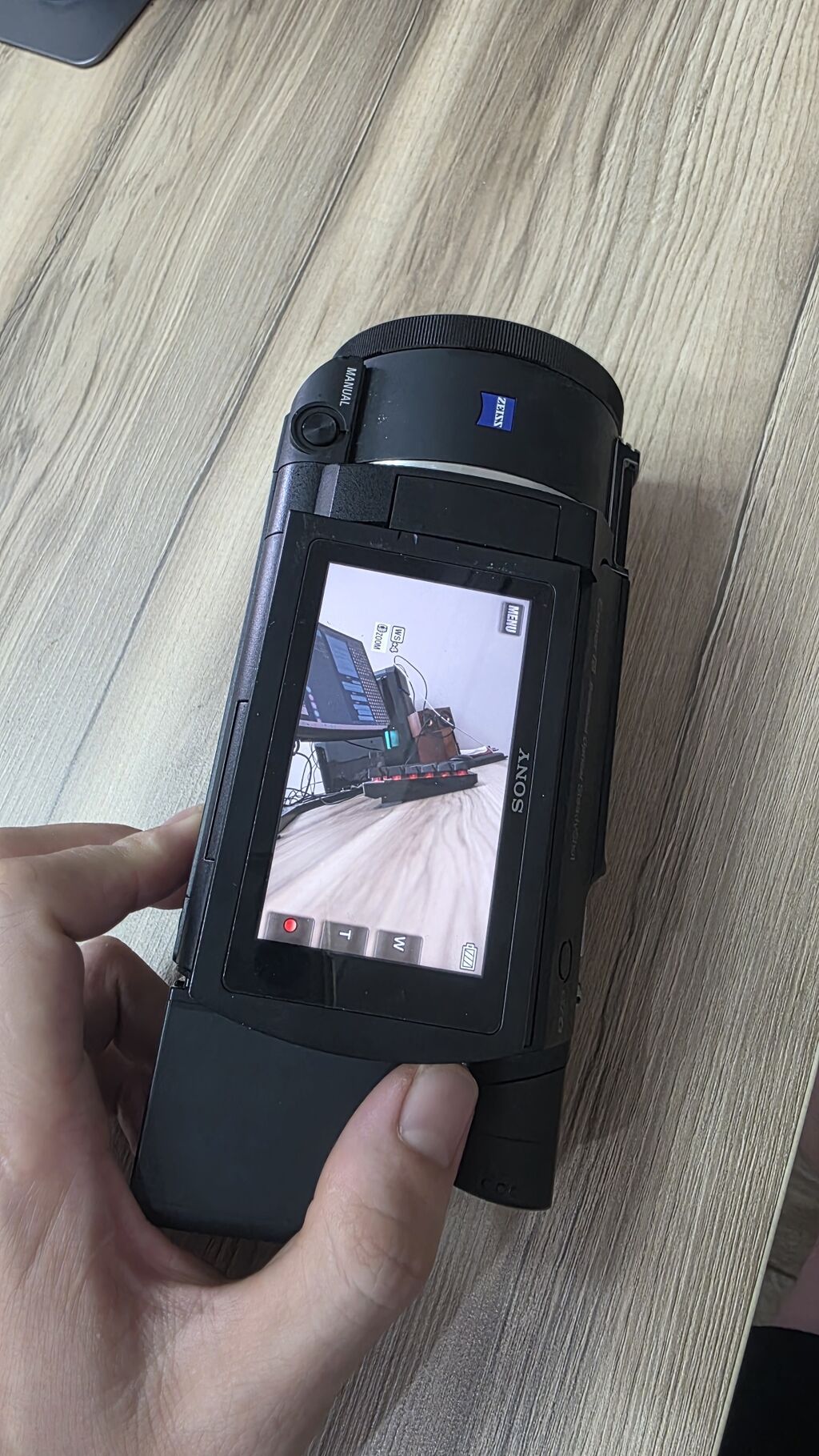 Видеокамера Sony Handycam FDR‑AX53 4K Продаю в связи тем, что камера: фото 4