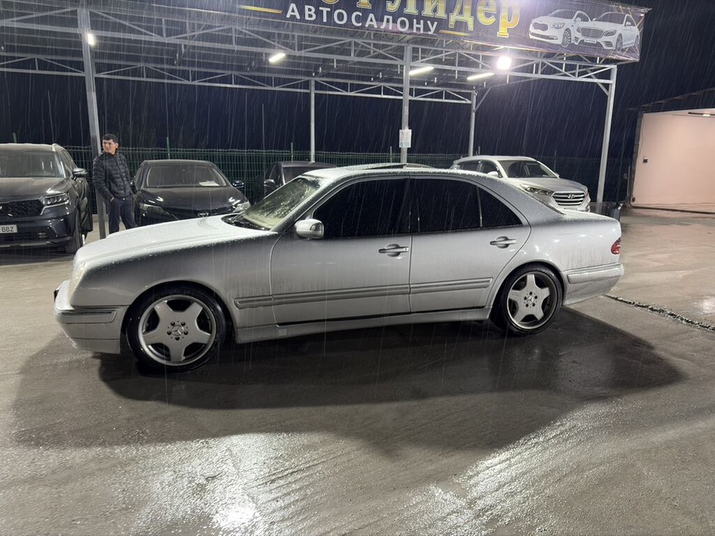 Mercedes-Benz E-Class: 2001 г., 3.2 л, Автомат, Бензин, Седан: фото 3