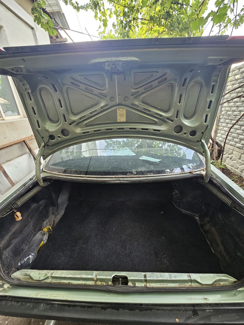Audi 100: 1984 г., 1.8 л, Механика, Бензин, Седан: фото 7