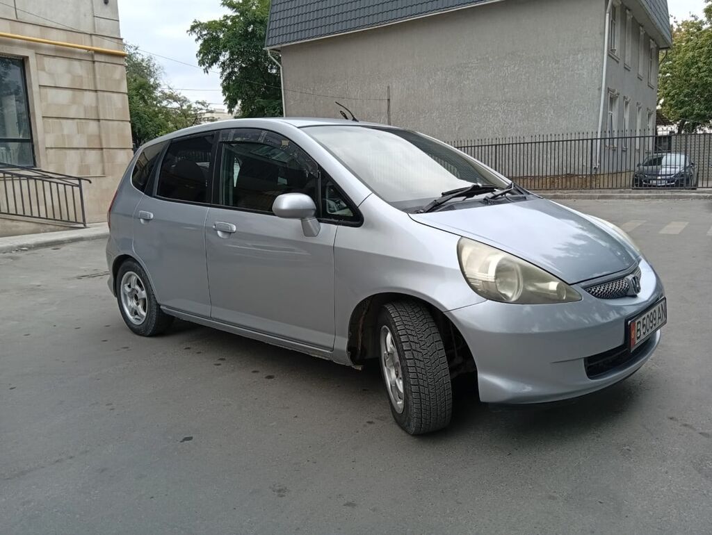 Honda Fit: 2003 г., 1.3 л, Вариатор, Бензин, Хэтчбэк: фото 3