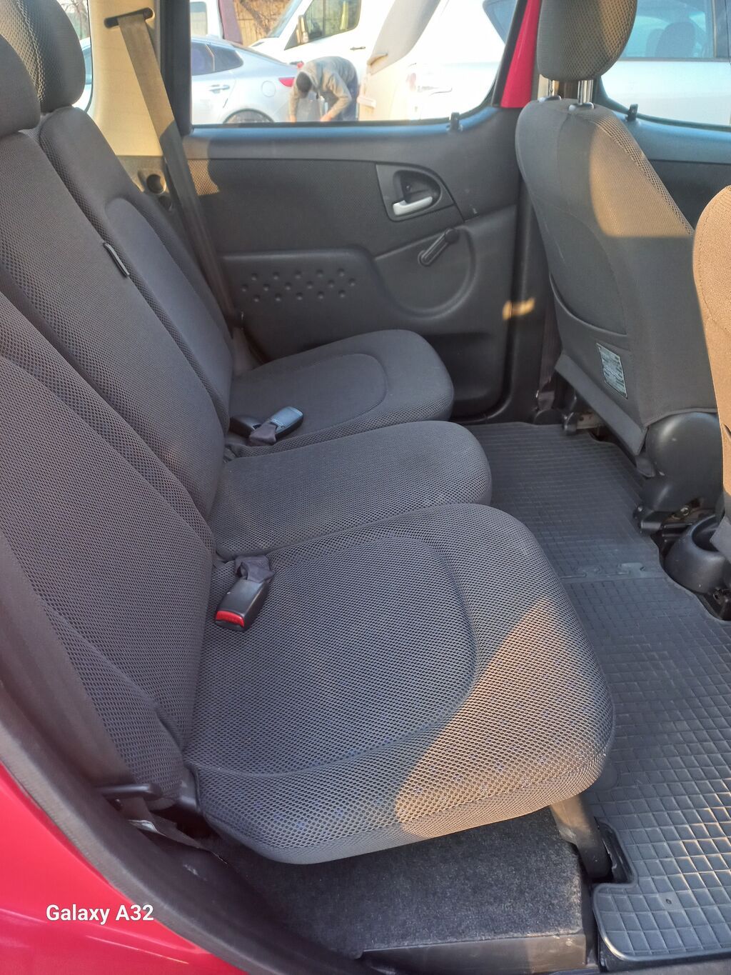 Toyota Yaris: 2005 г., 1.5 л, Автомат, Бензин, Универсал: фото 5