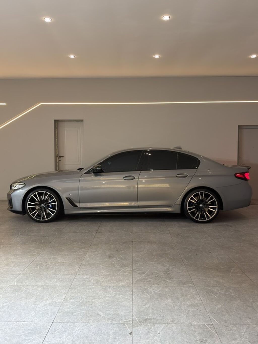 BMW 5 series: 2023 г., 2 л, Автомат, Бензин, Седан: фото 4