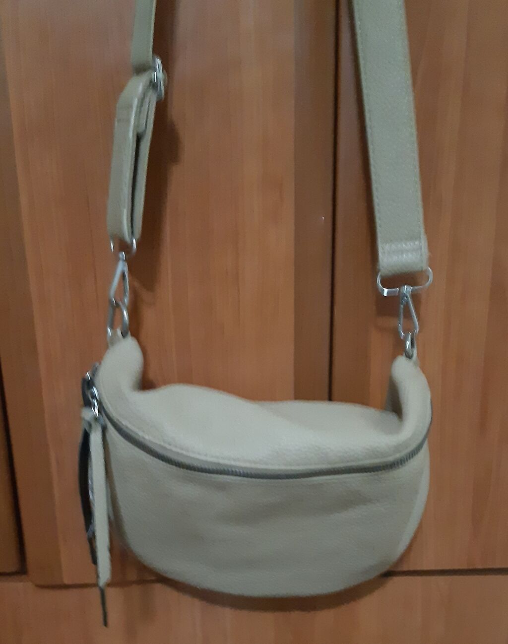 Torbe: Torba za rame, Materijal: Koža