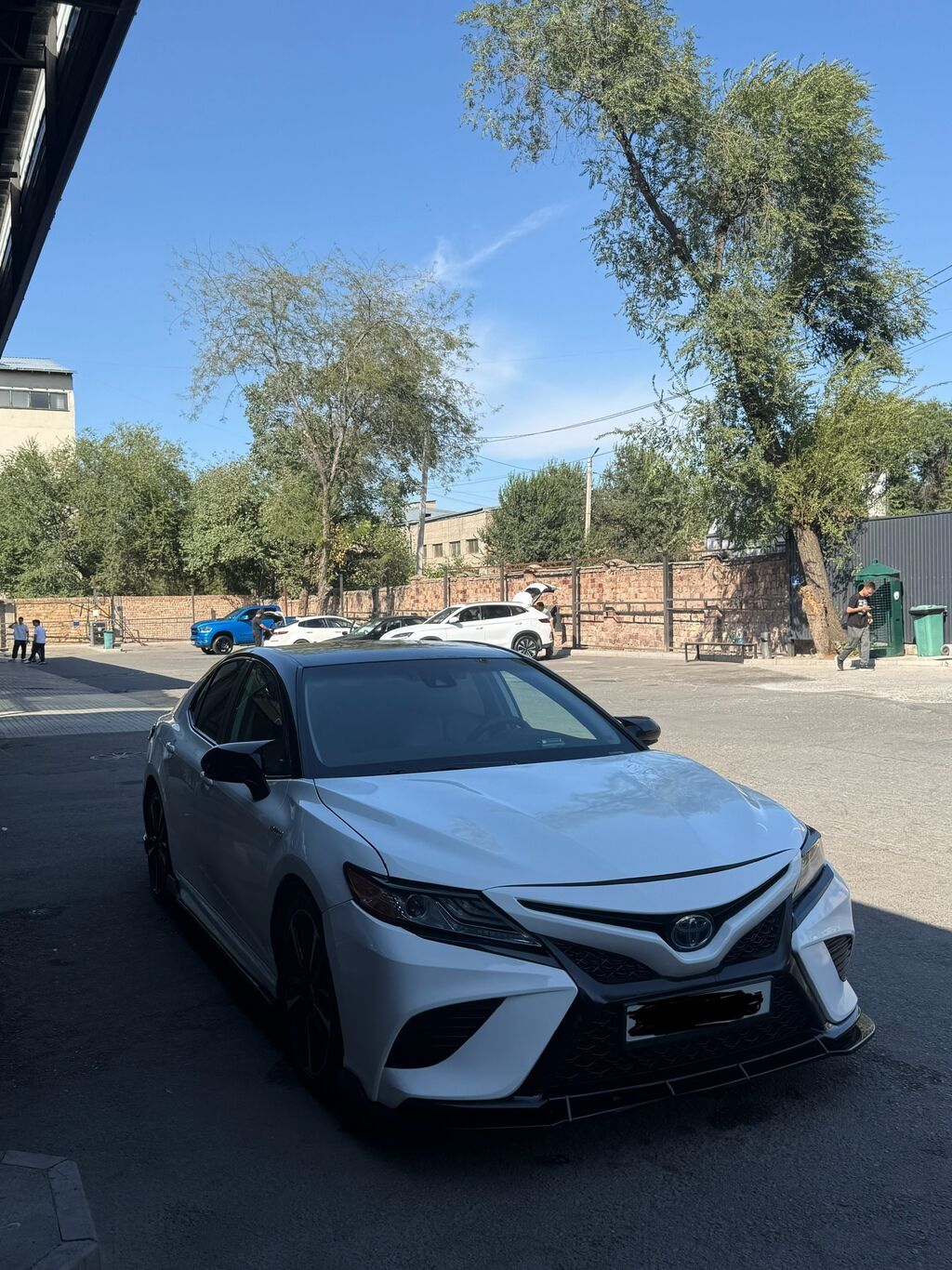 Toyota Camry: 2019 г., 2.5 л, Автомат, Гибрид, Седан: фото 2