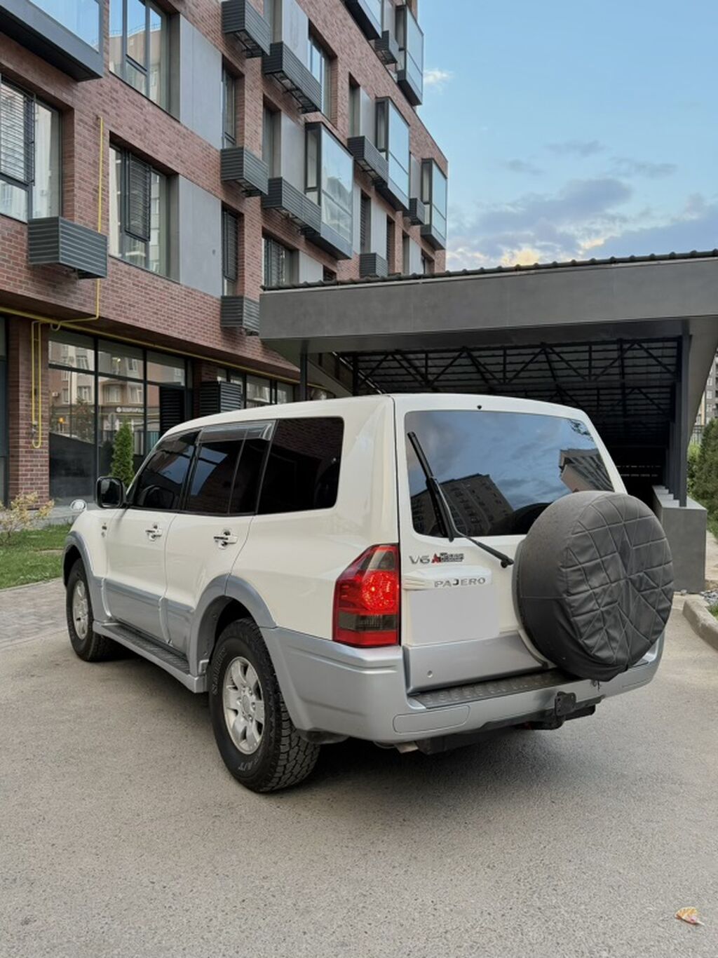 Mitsubishi Pajero: 2003 г., 3 л, Автомат, Бензин, Внедорожник: фото 5