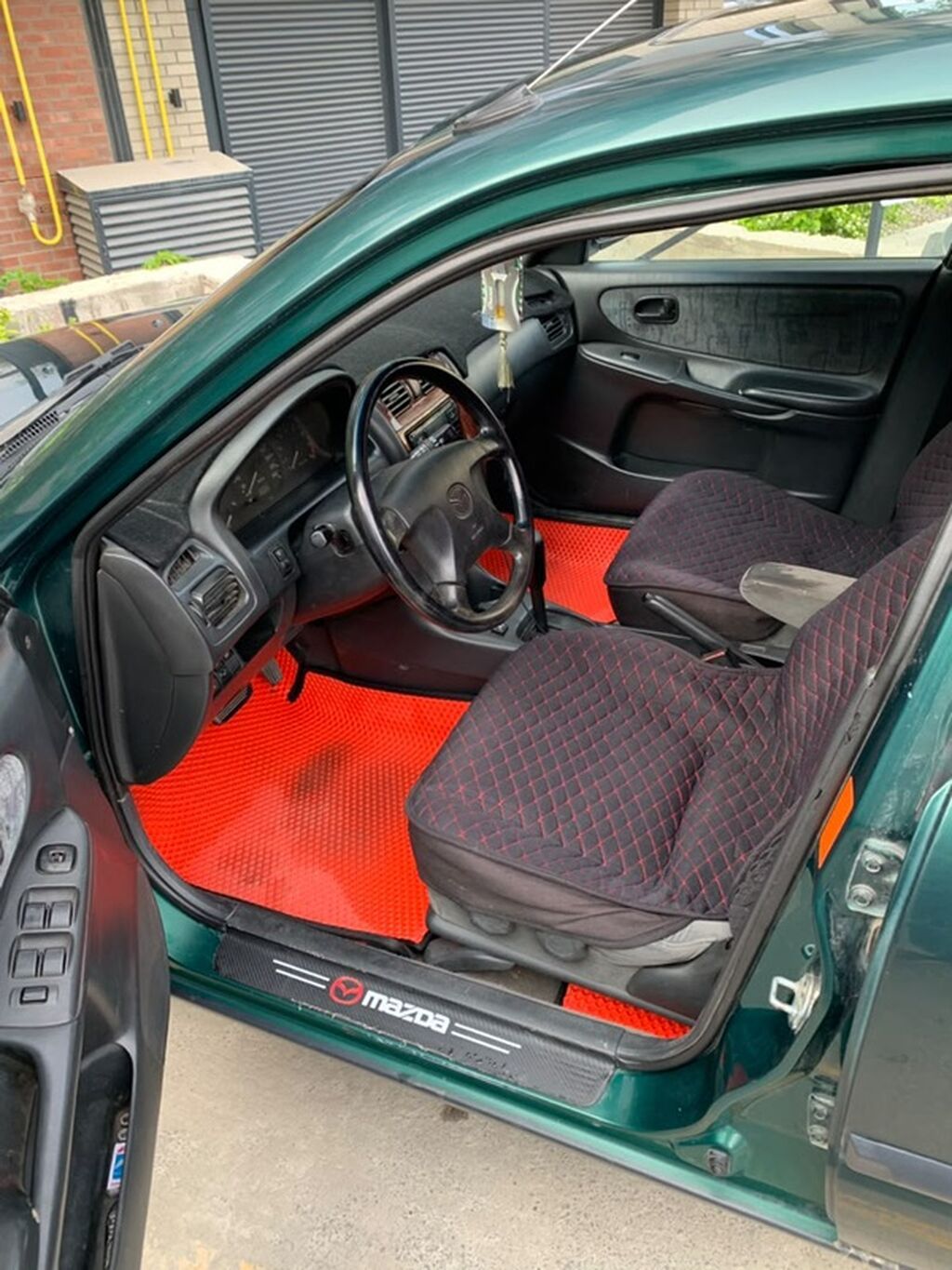 Mazda 626: 1999 г., 1.9 л, Автомат, Бензин, Седан: фото 5