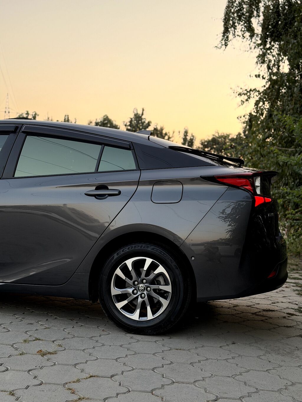 Toyota Prius: 2019 г., 1.8 л, Вариатор, Гибрид, Лифтбек: фото 6