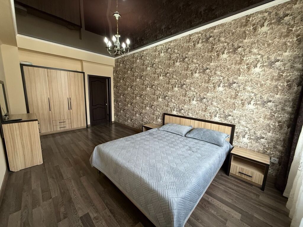 Продам 3-комн. квартиру, 118 м², ул. Киевская / Уметалиева: фото 1