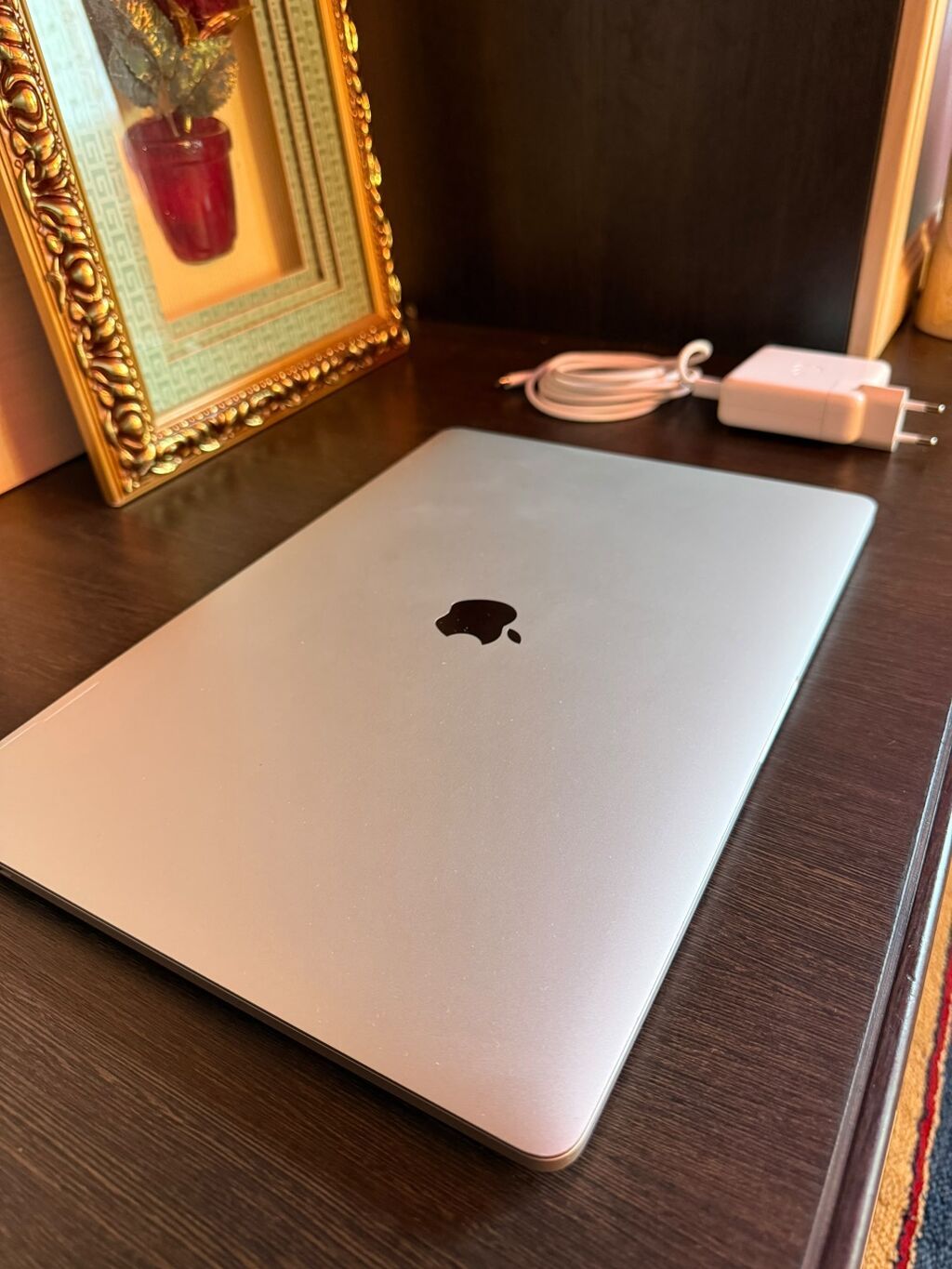 Apple MacBook Pro 16" (серый космос) - Экран 16 дюймов, тонкие рамки: фото 3
