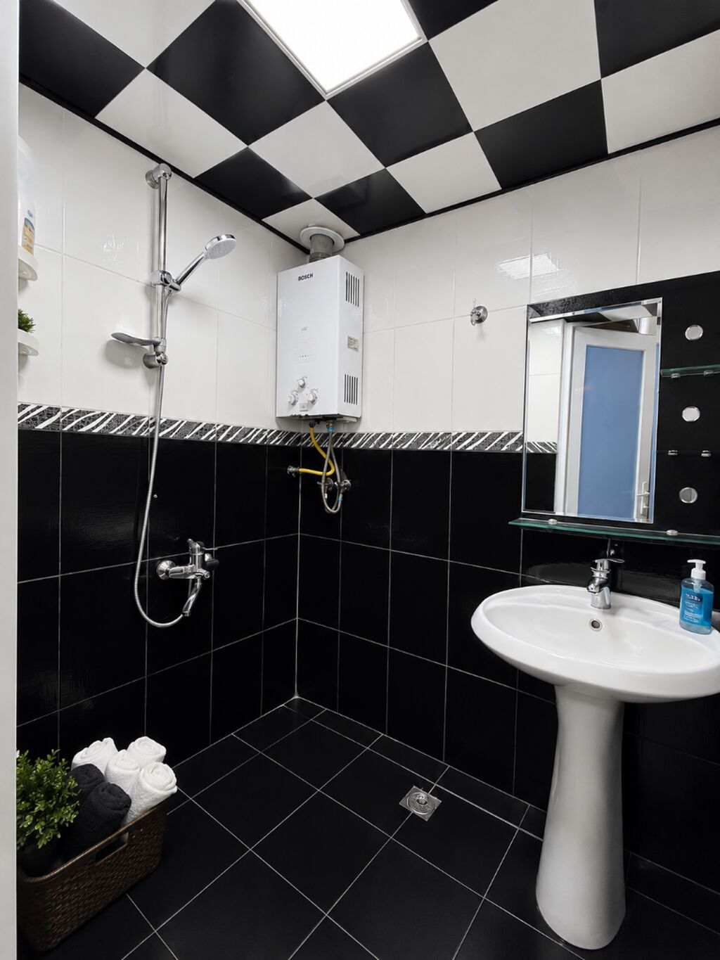 🏠 2 otaqlı tam əşyalı mənzil kirayə verilir 📍 Həzi Aslanov metrosuna
