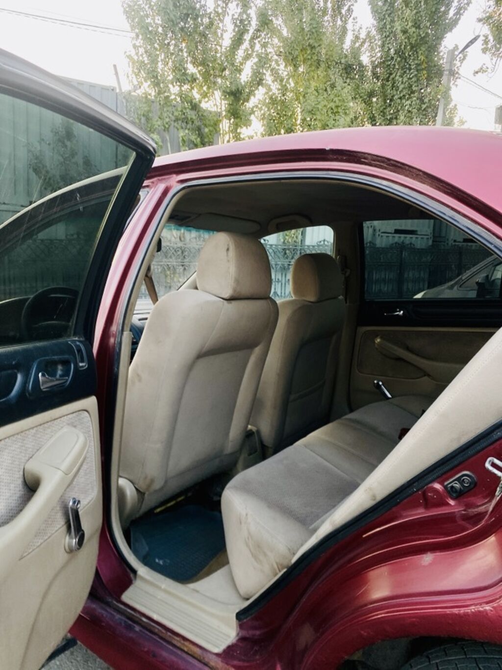Honda Accord: 1999 г., Автомат, Седан: фото 5
