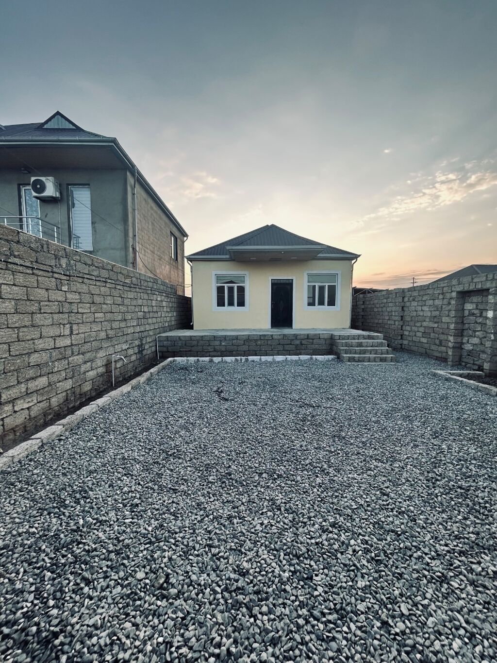Suraxanı 2 otaqlı, 75 kv. m, Yeni təmirli
