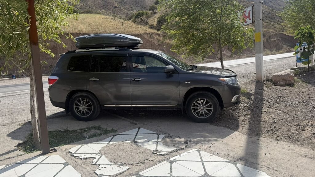 Toyota Highlander: 2011 г., 3.5 л, Автомат, Газ, Кроссовер: фото 2