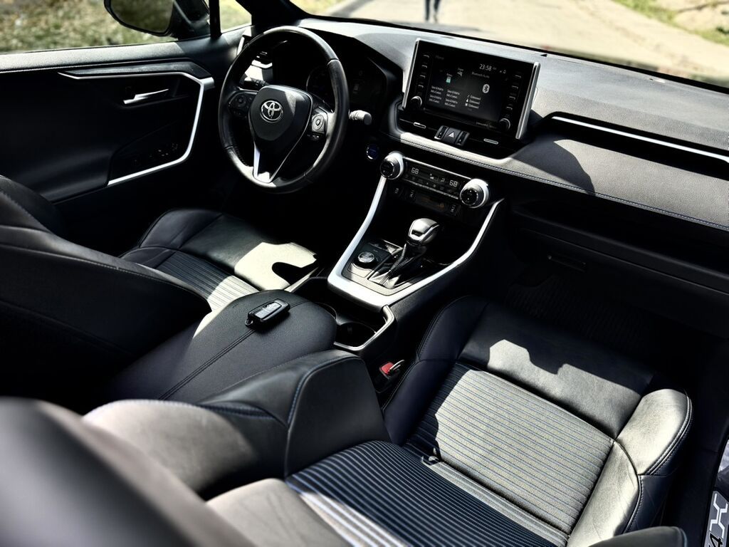 Toyota RAV4: 2020 г., 2.5 л, Автомат, Гибрид, Кроссовер: фото 8