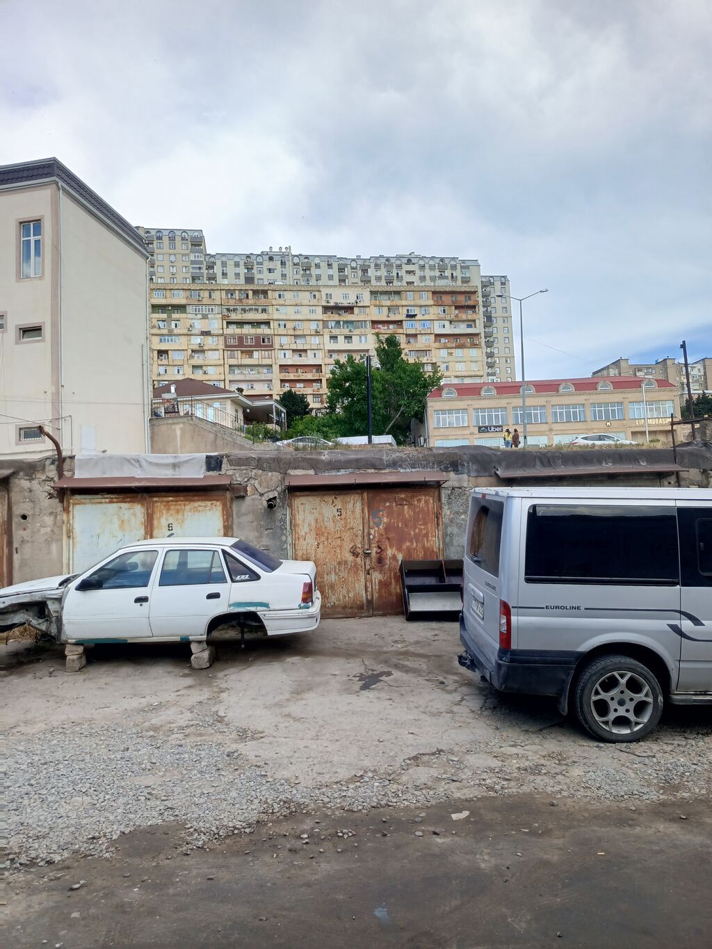 30 kv. m, 5 * 6 * 2 Daş