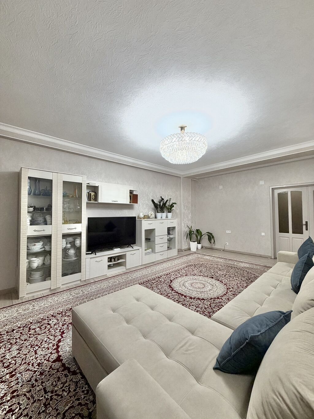 3 комнаты, 112 м², Зайнабетдинов мкр., Элитка, 9 этаж, Евроремонт: фото 3