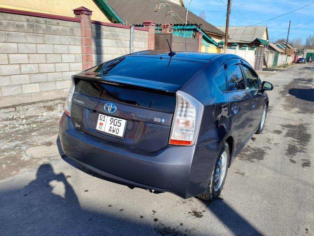 Toyota Prius: 2011 г., 1.8 л, Вариатор, Гибрид, Хэтчбэк: фото 6