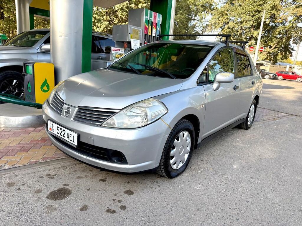 Nissan Tiida: 2007 г., 1.5 л, Автомат, Бензин, Седан: фото 3