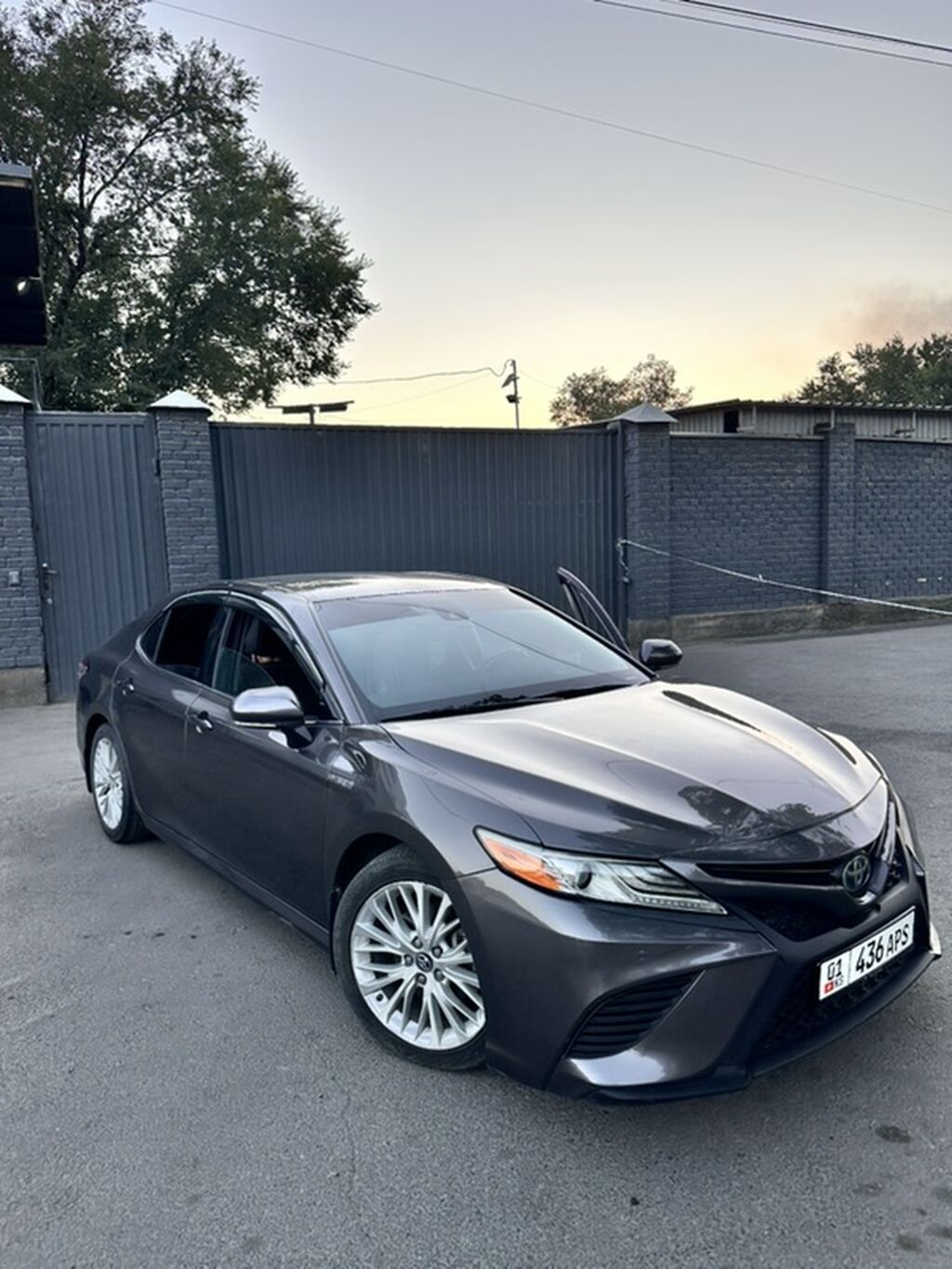 Toyota Camry: 2017 г., 2.5 л, Автомат, Гибрид, Седан: фото 6