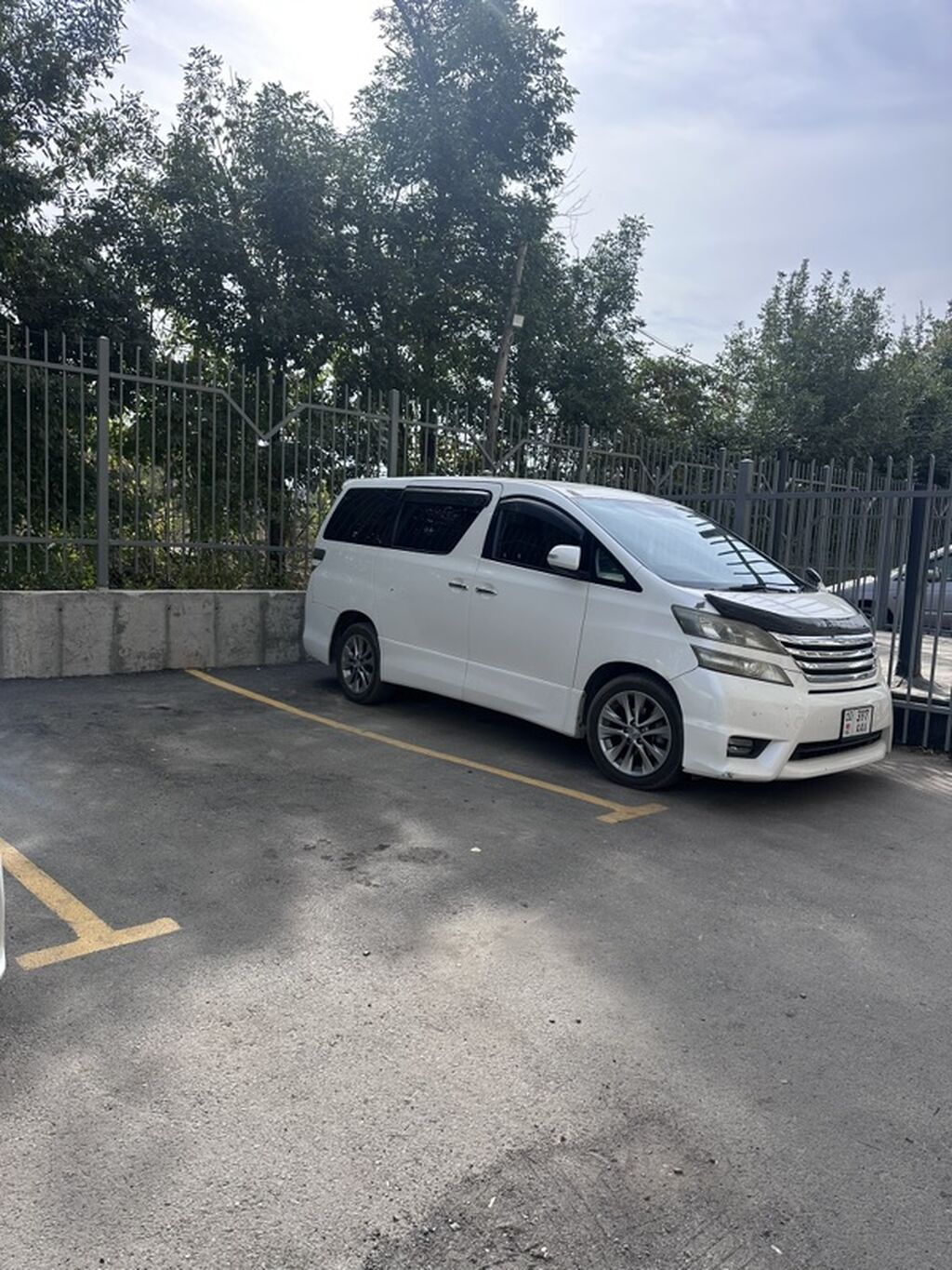 Toyota Vellfire: 2010 г., 3.5 л, Автомат, Газ, Минивэн: фото 1