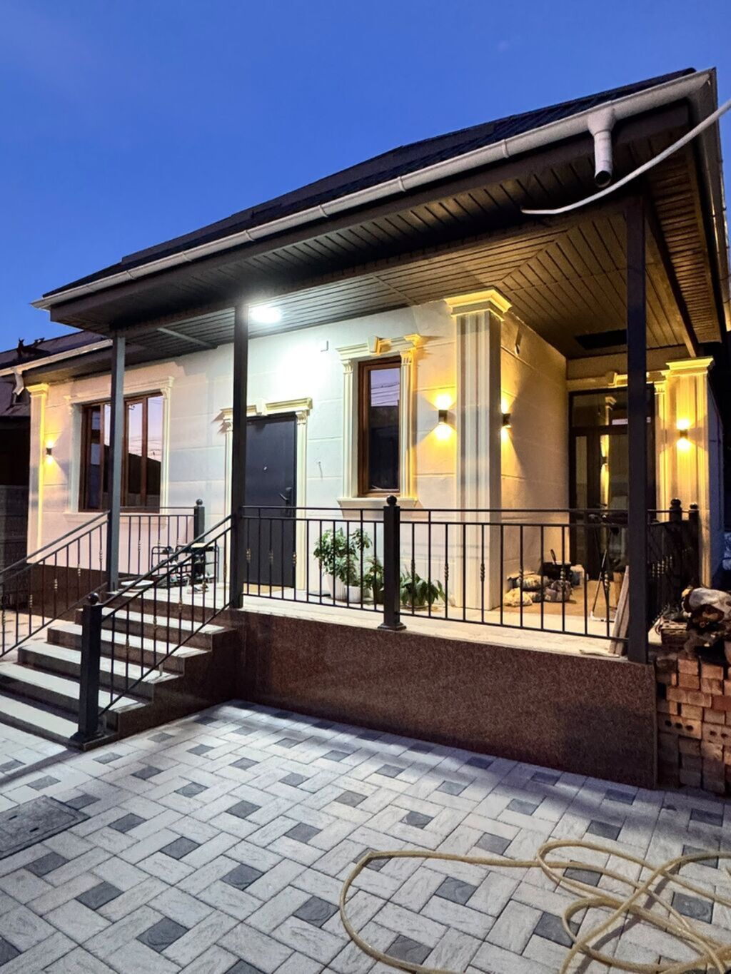 Продаётся 4-комнатный дом 100 м² с дизайнерским ремонтом, район: фото 1