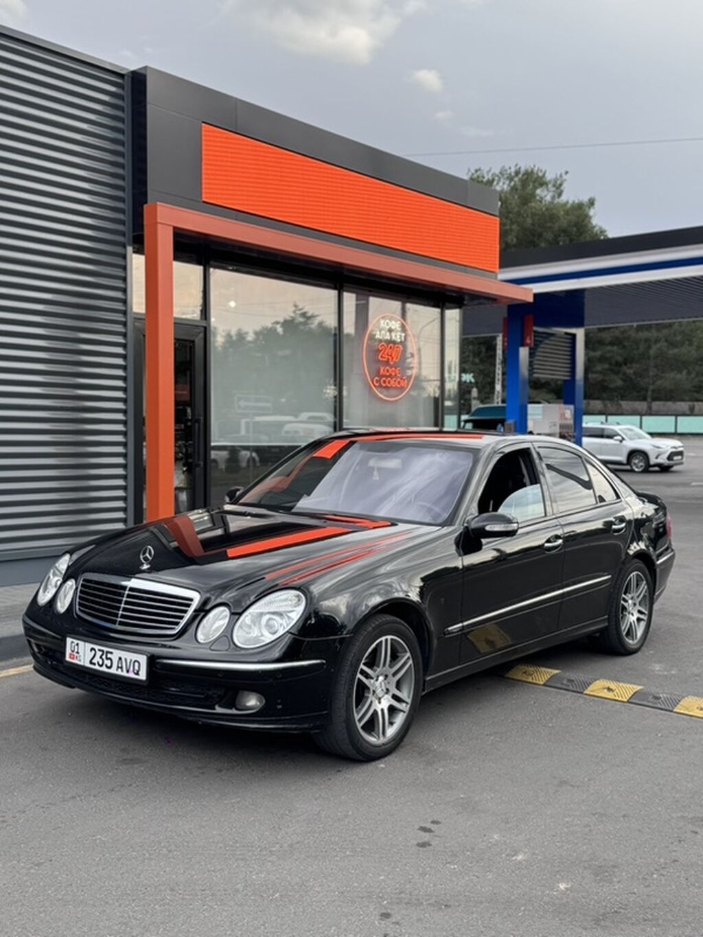 Mercedes-Benz E-Class: 2005 г., 3.5 л, Автомат, Бензин, Седан: фото 3
