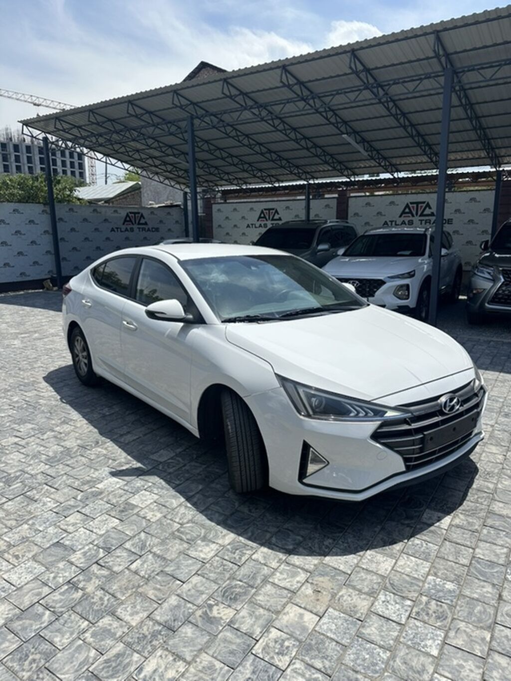 Hyundai Avante: 2019 г., Автомат, Бензин, Седан — фото 3