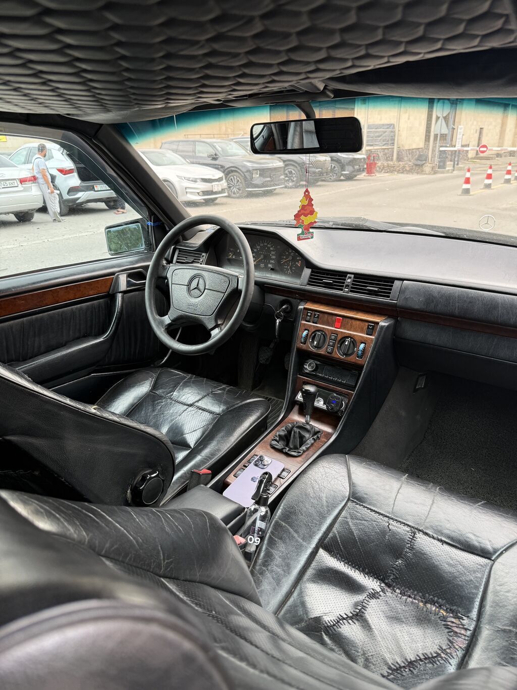 Mercedes-Benz W124: 1993 г., 2.8 л, Механика, Бензин, Седан: фото 5
