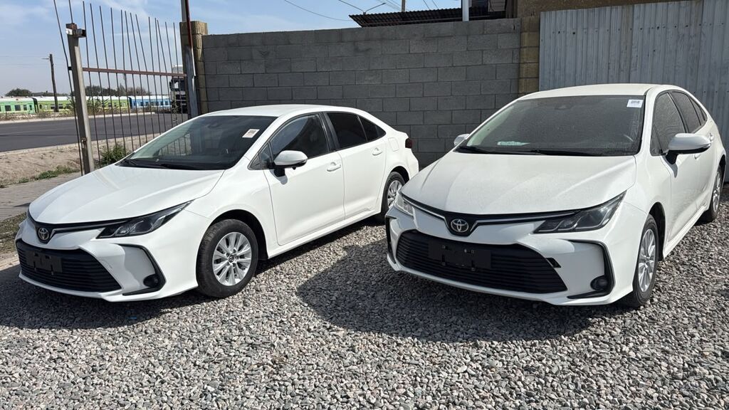 Toyota Corolla: 2022 г., Гибрид, Седан: фото 7