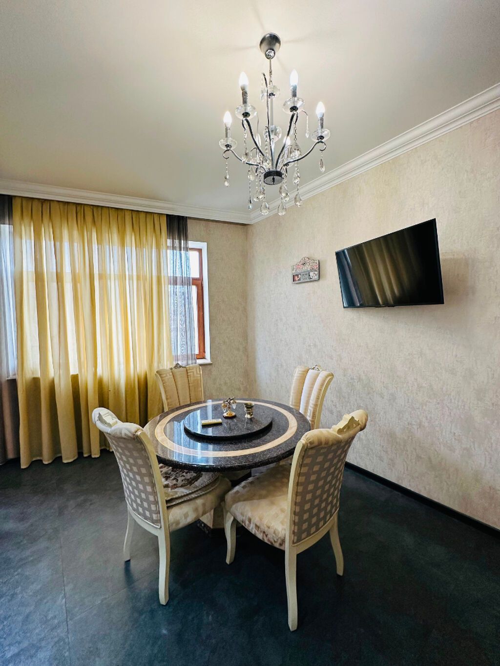 3 otaqlı, Yeni tikili, 136 kv. m