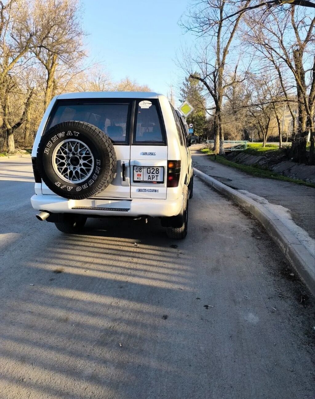 Isuzu Bighorn: 2000 г., 3 л, Автомат, Дизель, Внедорожник: фото 3