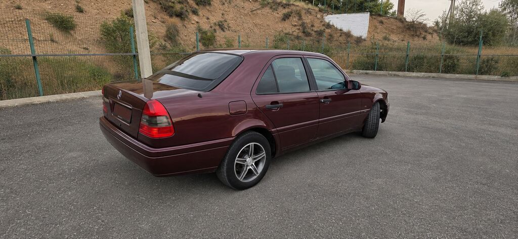Mercedes-Benz C-Class: 1994 г., 1.8 л, Механика, Бензин, Седан: фото 3