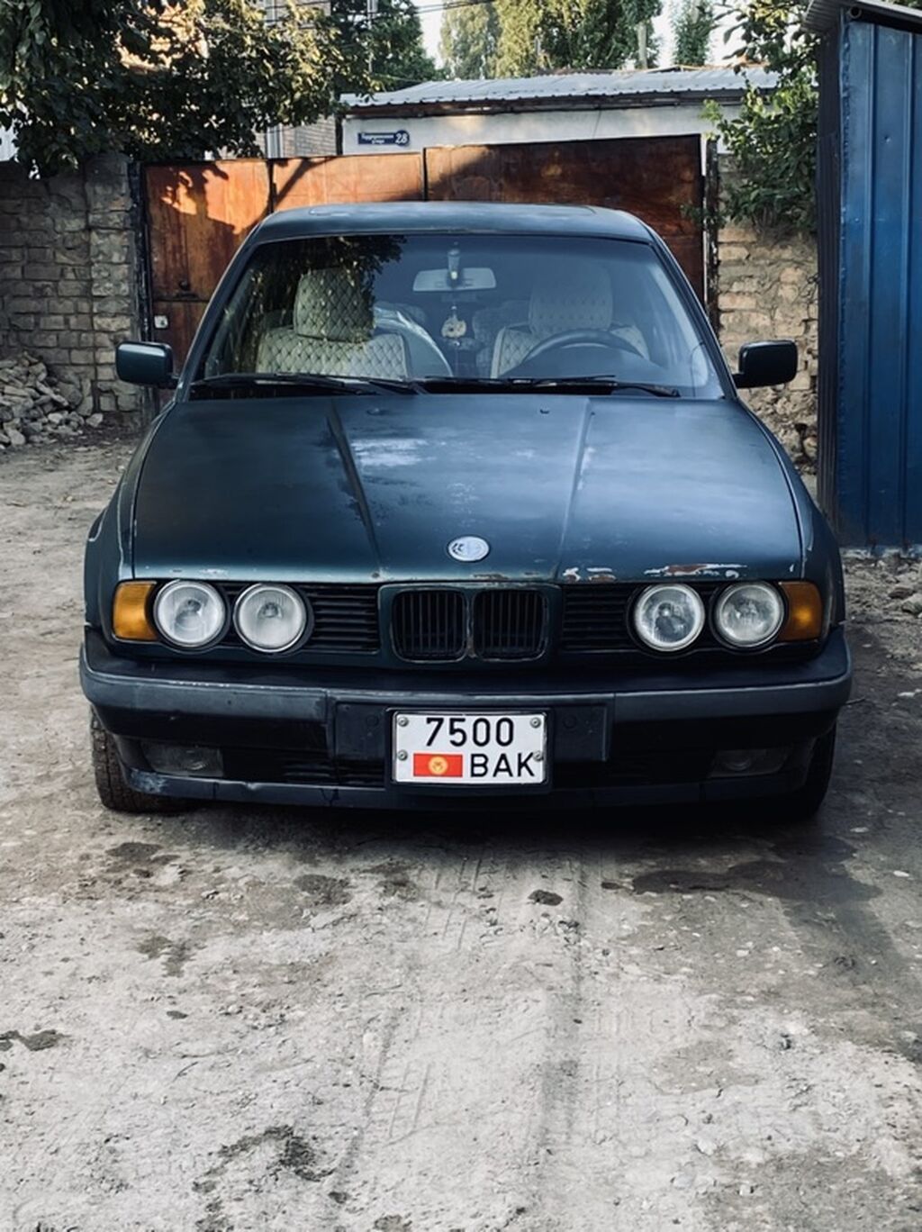 BMW 5 series: 1993 г., 2 л, Механика, Седан: фото 2