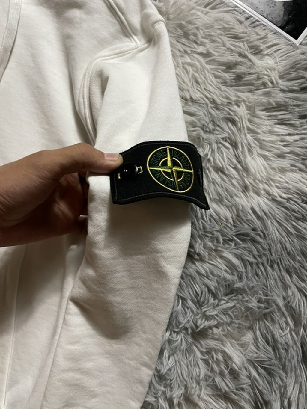 Худи на молнии Stone Island, белое - Классический крой с капюшоном на: фото 4