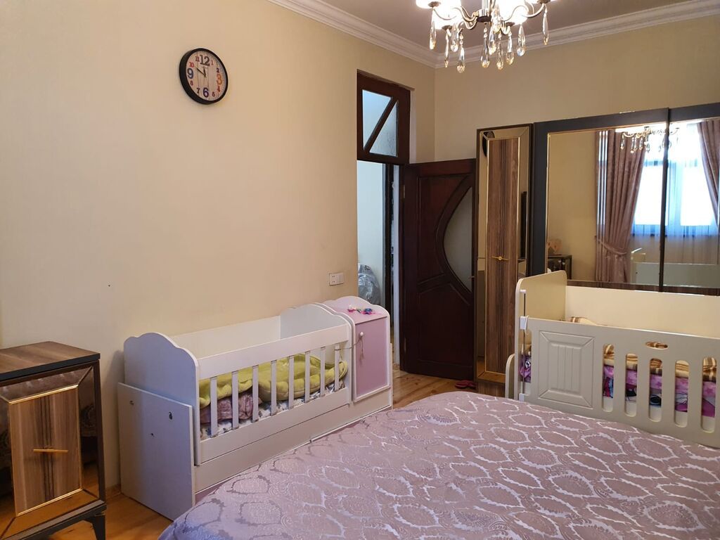 3 otaqlı həyət evi. buz zavodunun arxası. 26 saylı məktəbə yaxın