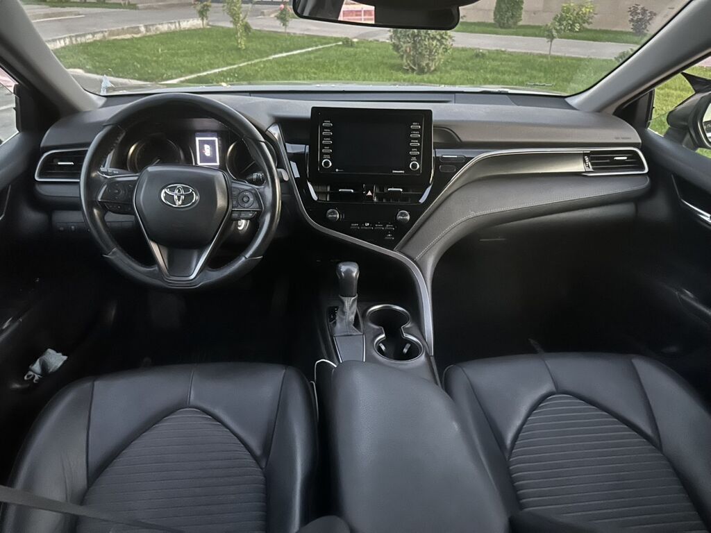 Toyota Camry: 2020 г., 2.5 л, Автомат, Бензин, Седан: фото 5