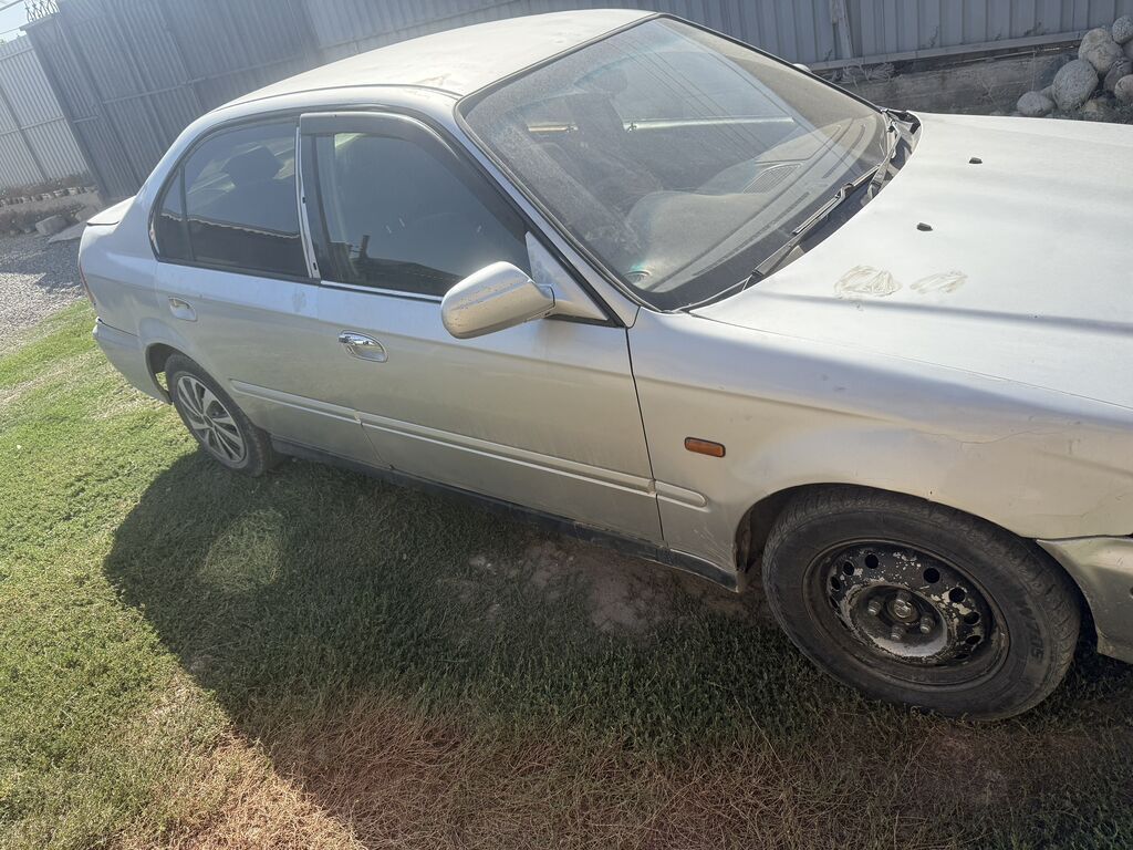 Honda Civic: 2000 г., 1.5 л, Вариатор, Бензин, Седан: фото 2