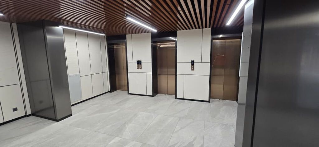 Сдаю Офис целиком: 105 м², В бизнес центре, С ремонтом, С высокими потолками