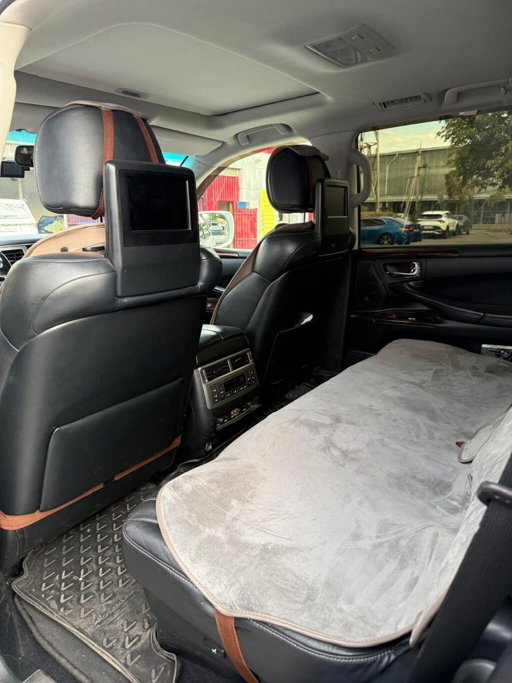 Lexus LX: 2012 г., 5.7 л, Автомат, Бензин, Внедорожник: фото 4