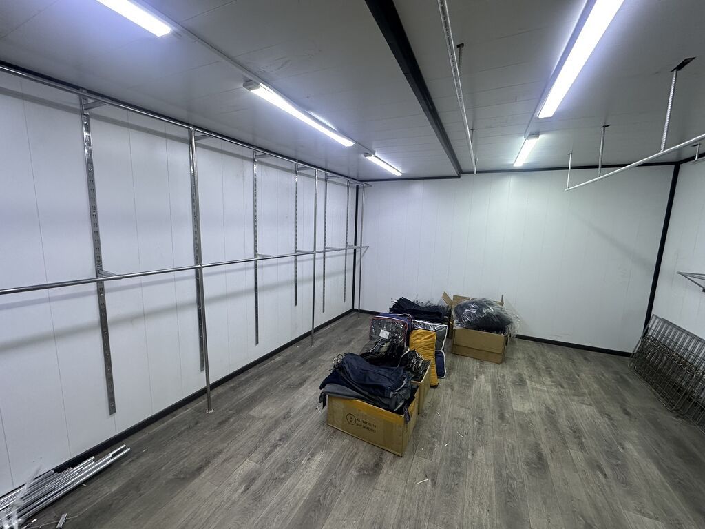 Продается контейнер на Муниципальном рынке оберон Дордой, 2 контейнера
