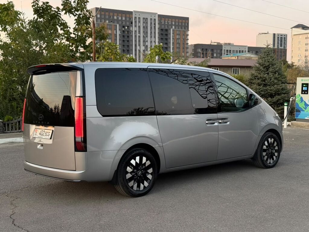 Hyundai Staria: 2025 г., 3.5 л, Автомат, Газ, Минивэн: фото 3
