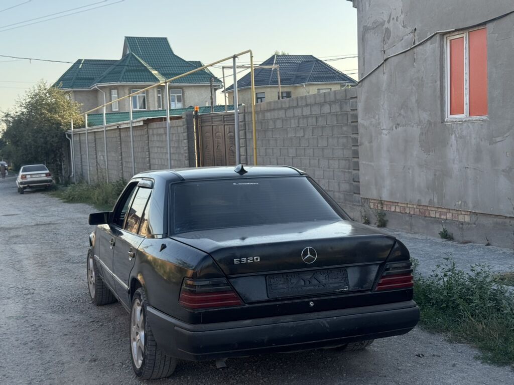Mercedes-Benz W124: 1988 г., 2.3 л, Механика, Бензин, Седан: фото 1