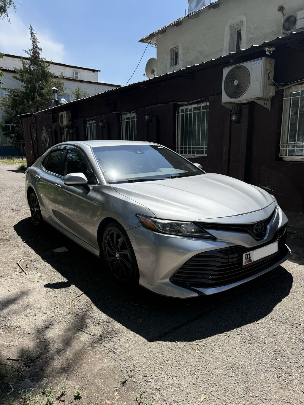 Toyota Camry: 2019 г., 2.5 л, Автомат, Бензин, Седан — фото 2