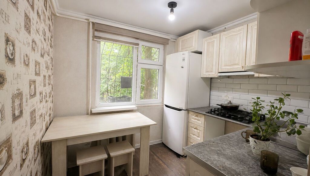 2 комнаты, 44 м², 104 серия, 4 мкр 104 серия, 1 этаж, Евроремонт: фото 5