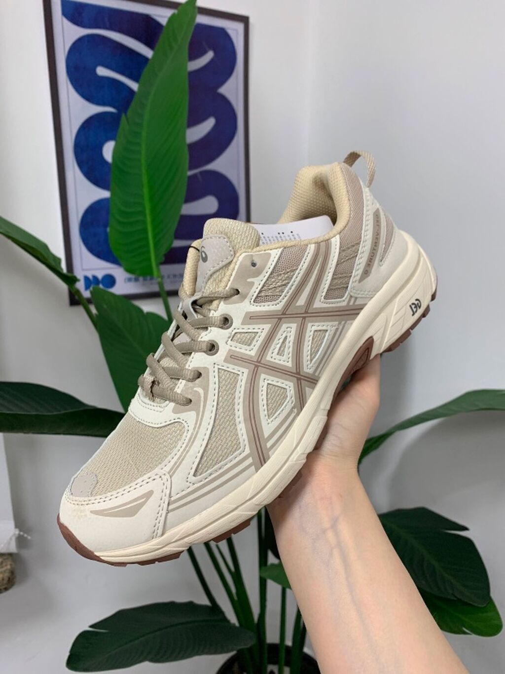 Кроссовки, 40, Asics, Б/у, цвет - Бежевый, Самовывоз, Платная доставка