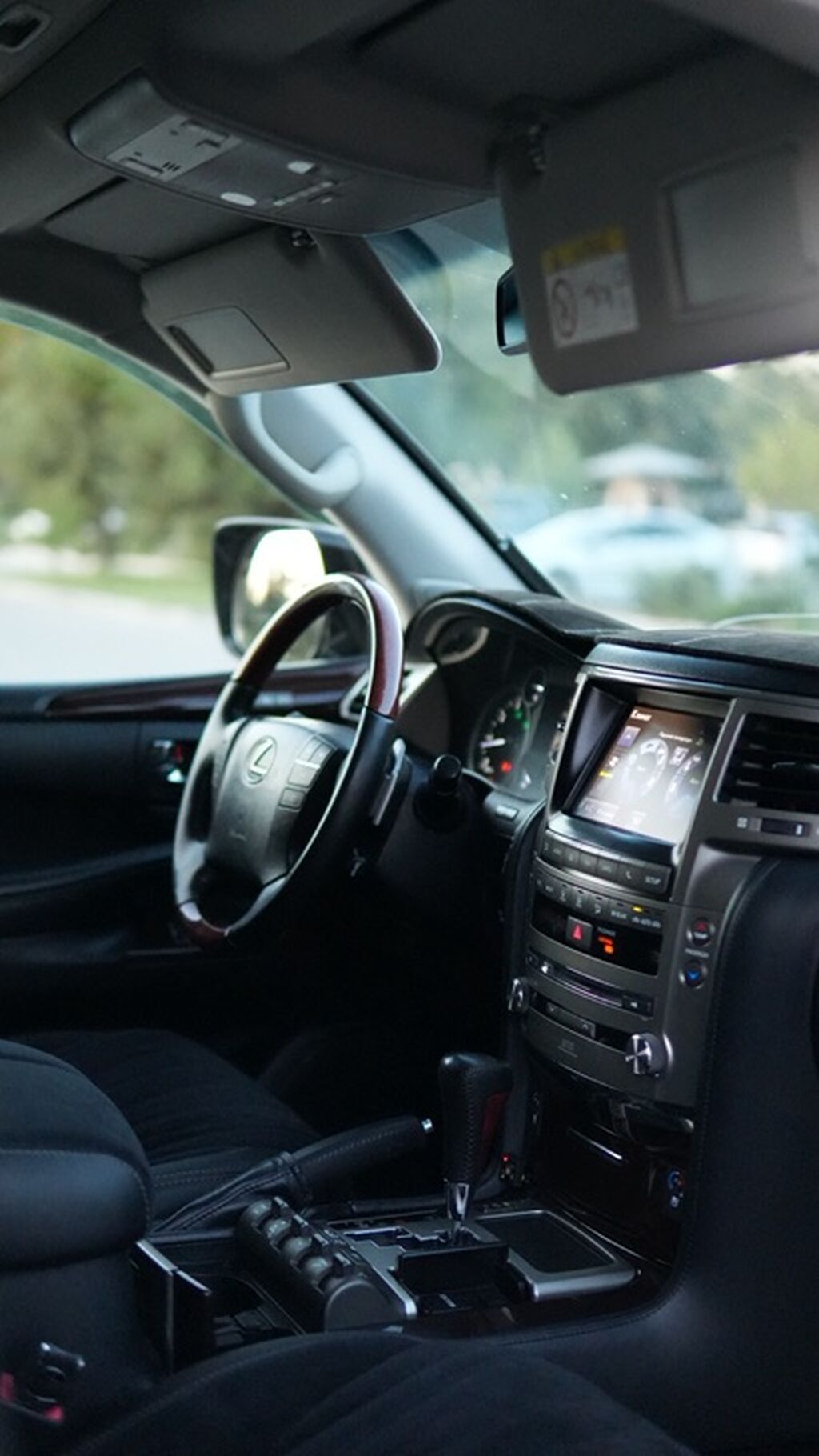 Lexus LX: 2013 г., 5.7 л, Автомат, Газ, Внедорожник: фото 5
