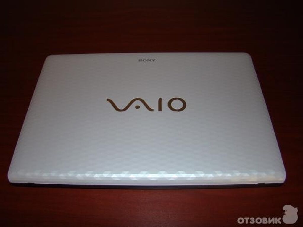 Белые ноутбуки sony. Ноутбук Sony VAIO VPC-ej3m1r. Ноутбук сони Вайо белый. Sony VAIO 17 дюймов. Sony VAIO белый i3 ребристый.